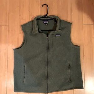 Patagonia men’s green vest. Size XL